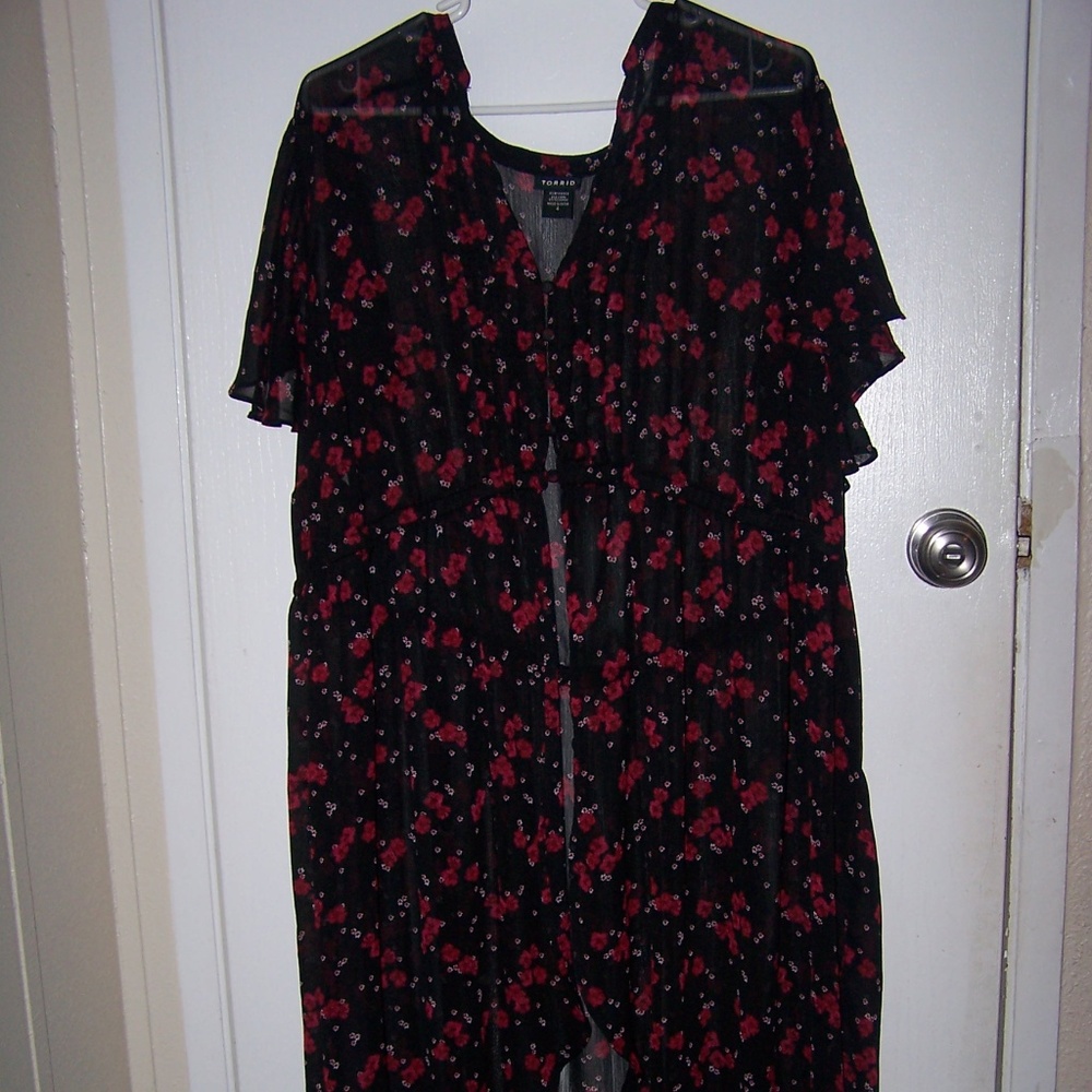 red, black floral duster/torrid